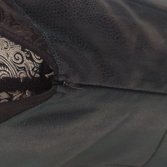 ✨50% OFF✨ Guess green snake peplum top - Picture 4 of 8